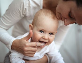 La Poussee Dentaire Et Le Soin Des Dents Dossiers Mamanpourlavie Com