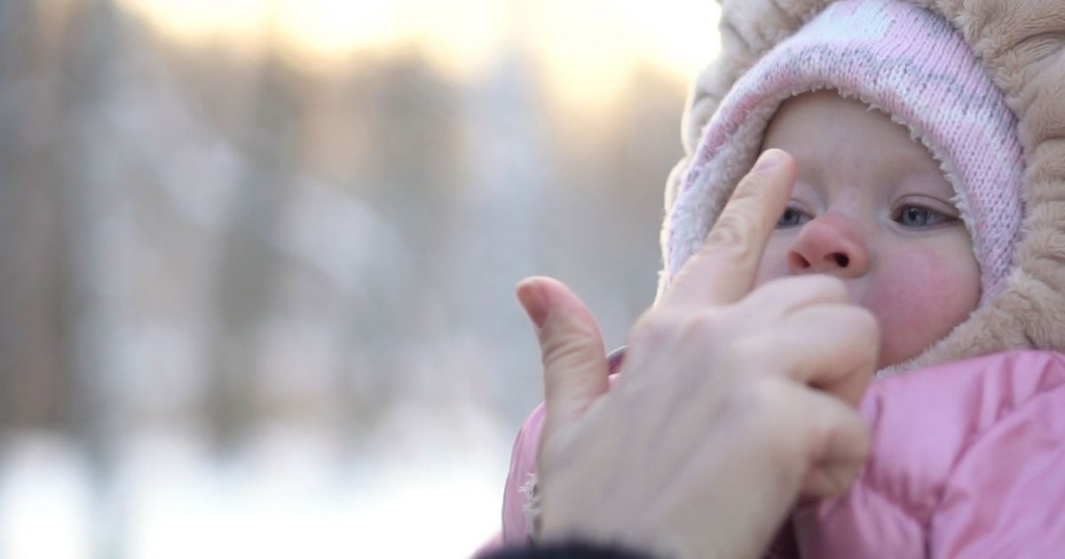 Comment Proteger La Peau Des Tout Petits En Hiver Mamanpourlavie Com