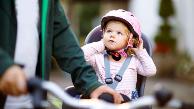 Quoi Savoir Avant D Asseoir Bebe Dans Un Siege De Velo Mamanpourlavie Com